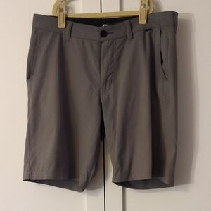 Travis Mathew Men's Size 32 Gray Golf Shorts
